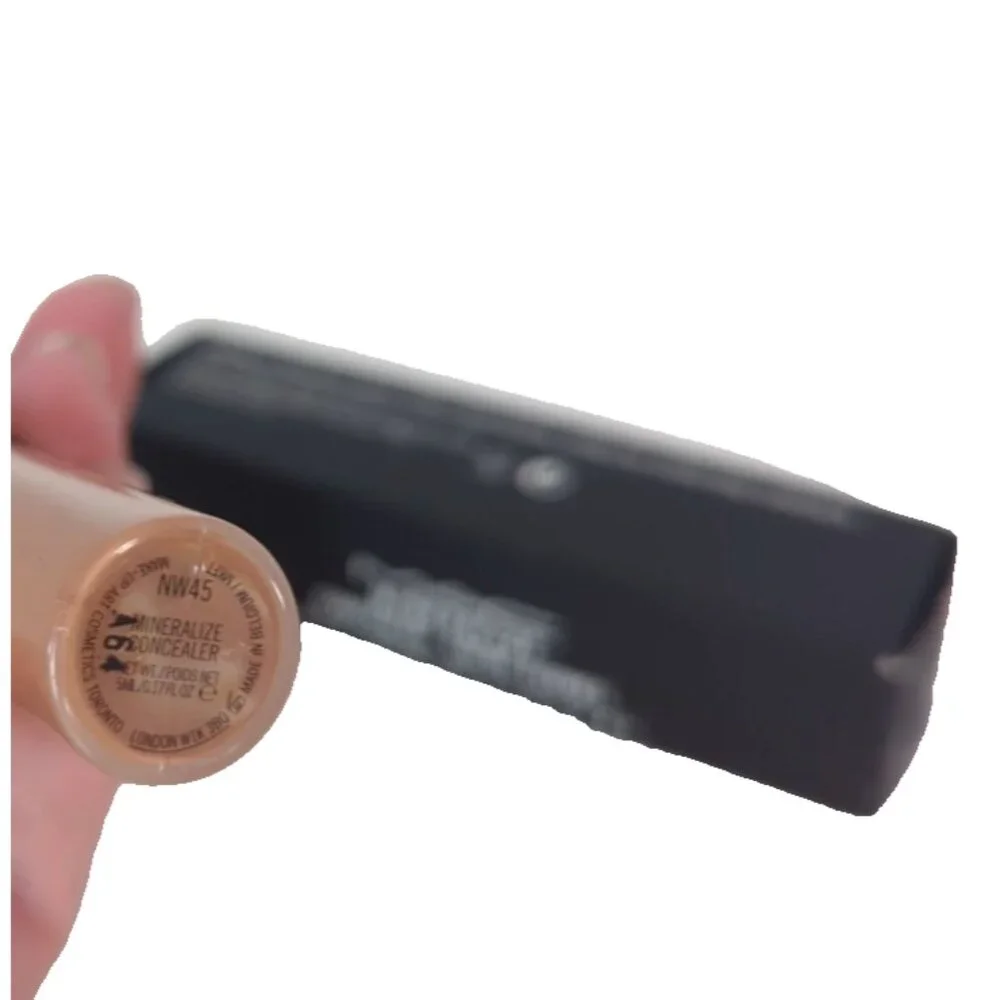 Mac Mineralize Concealer .17 oz / 5 ml #NW45 -‎ New In Box